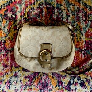 Cross body coach purse